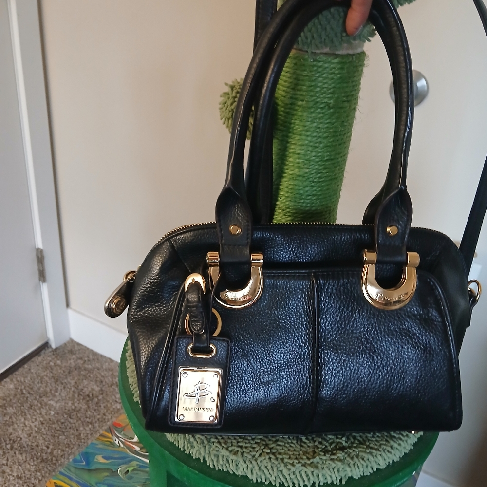 B  makowski black leather dome satchel handbag